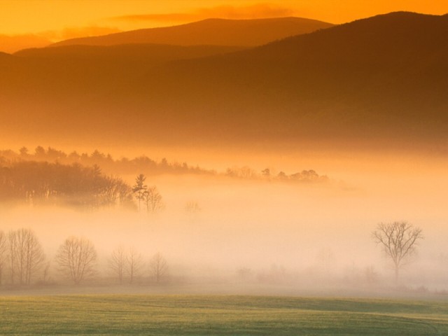 cades-cove-sunrise-great-smoky-mountains-tennessee