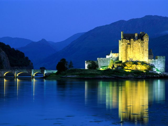 eilean-donan-castle-loch-duich-scotland
